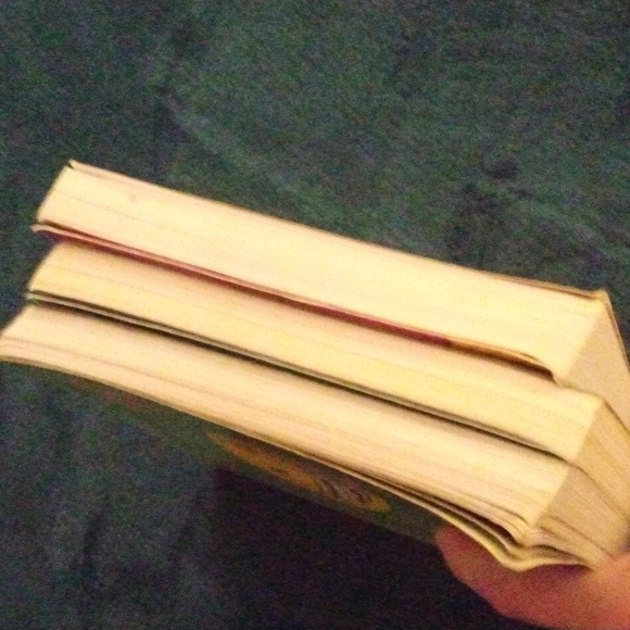 Set of 3 Raina Telgemeier books - Picture 4 of 5